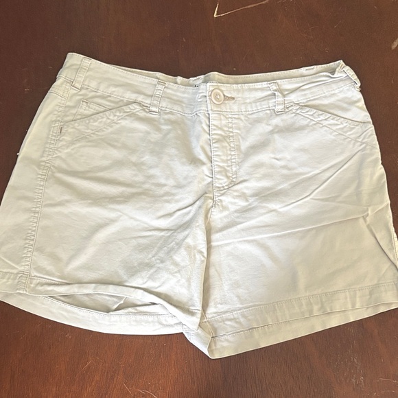Lee Women's Classic White Shorts - Picture 1 of 3